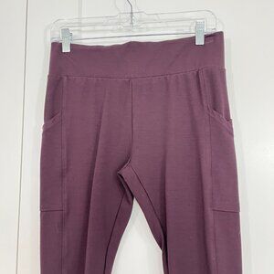 Lou & Grey Medium Purple Cropped Leggings with Pockets